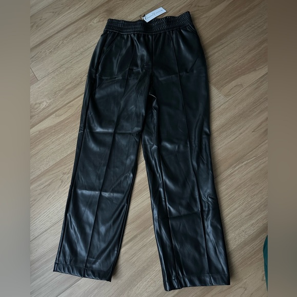 Madison d’ Amélie Black Faux Leather pull on pants, NWT - Picture 3 of 9
